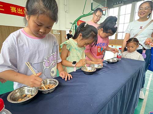 “缤纷童年 快乐六一”上海尊龙凯时-人生就是搏集团举办亲子活动(图3)